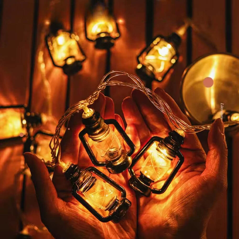 Retro Kerosene Lamp LED Fairy String Lights, Battery Powered