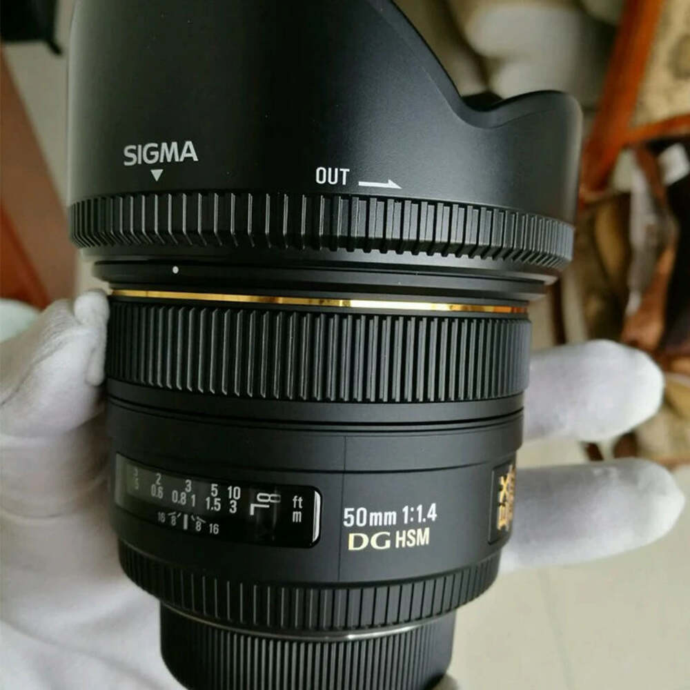 Sigma 50mm f/1.4 EX DG HSM Prime Lens for Canon DSLR Cameras